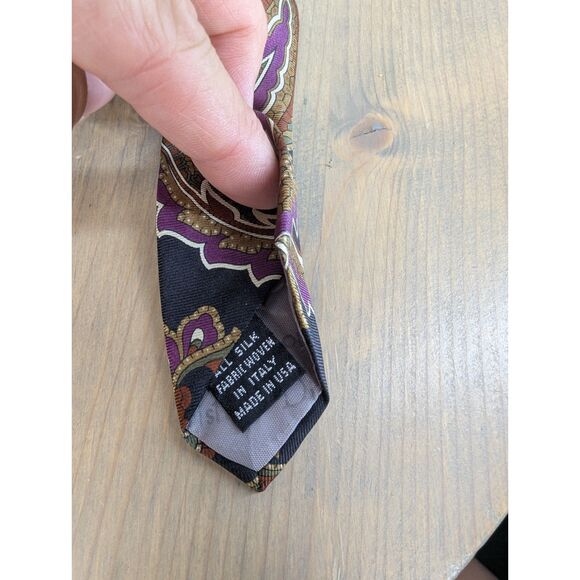 EUC Christian Dior 100% Silk Black Burgundy Gold Paisley Neck Tie Quiet Luxury - Picture 5 of 5